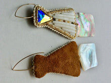 Load image into Gallery viewer, Tipi Style Dentalium Earrings w/Large Shell Drop (Bajiishka&#39;ogaan Es-naabishebizonan)